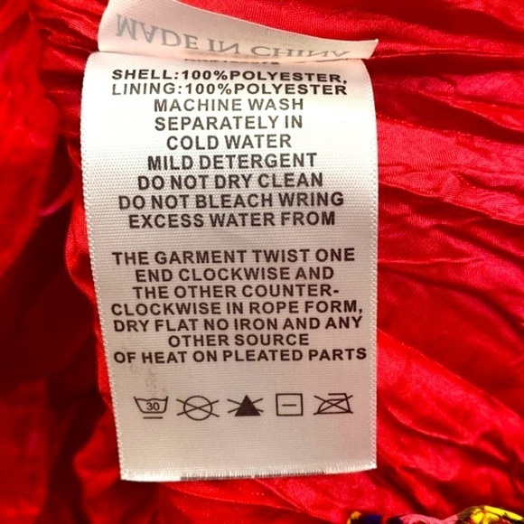 Women’s Lindi Multicolor Pleated 100% Polyester Full Zip Red & Pink Jacket M - Picture 9 of 9